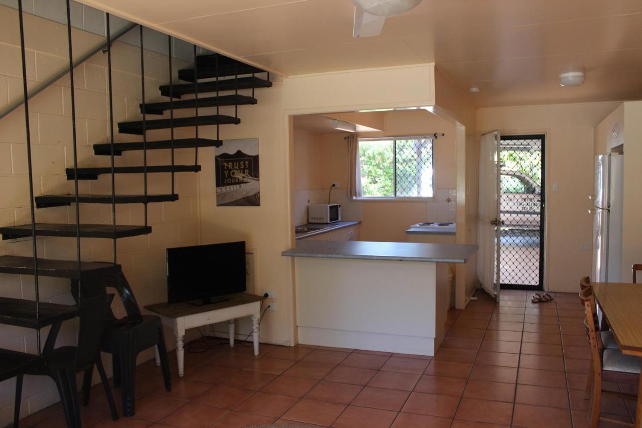 Pippies Beachhouse Backpackers Rainbow Beach Esterno foto