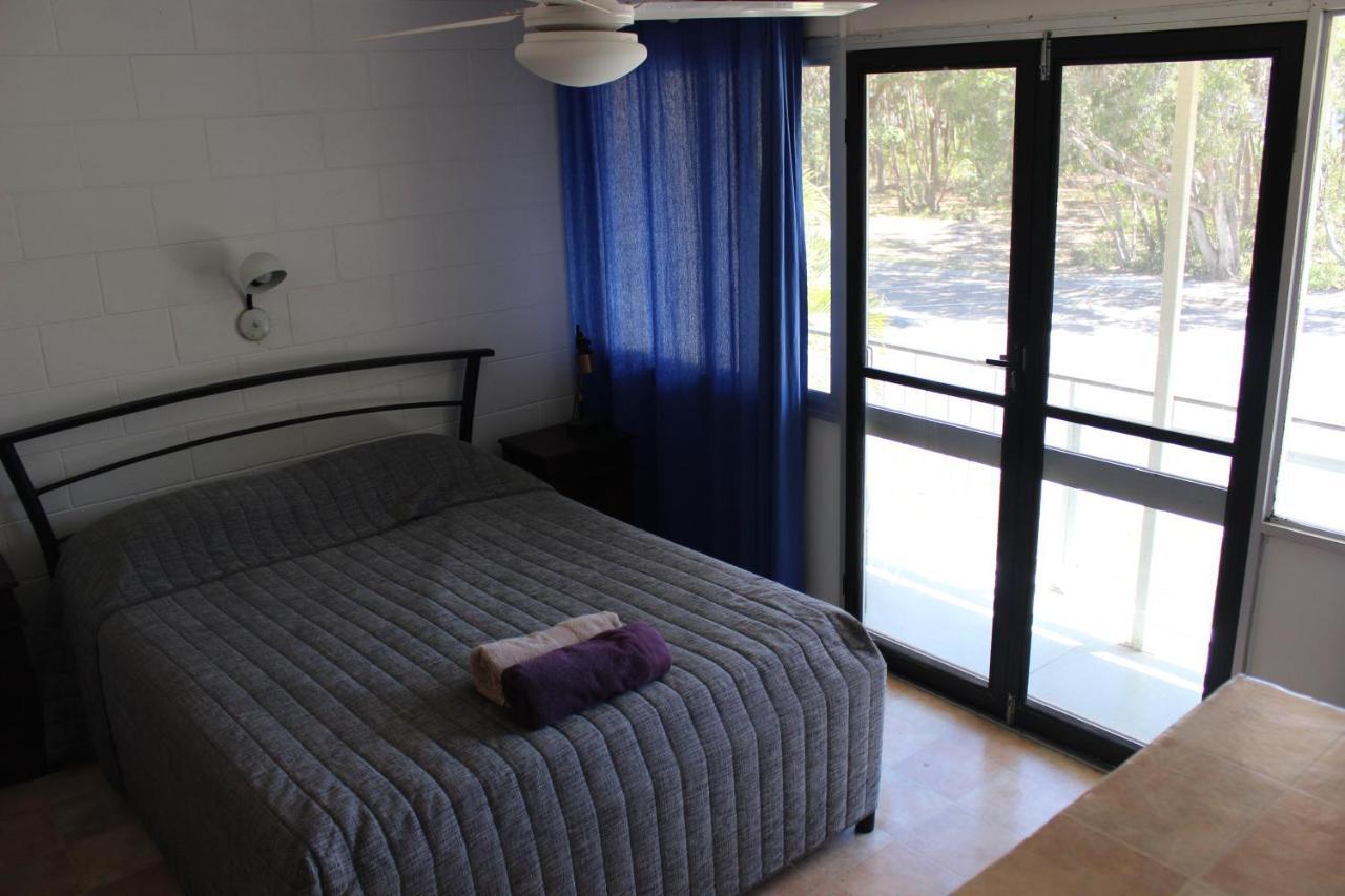 Pippies Beachhouse Backpackers Rainbow Beach Esterno foto